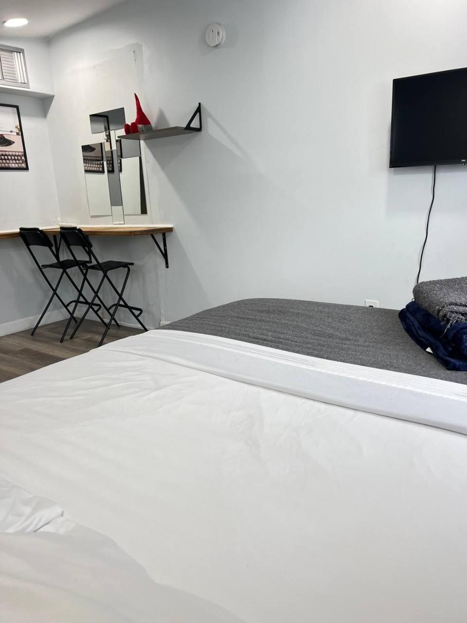 Work, Rest And Play: Wifi, Tv And Backyard Bliss Διαμέρισμα North Miami Beach Εξωτερικό φωτογραφία