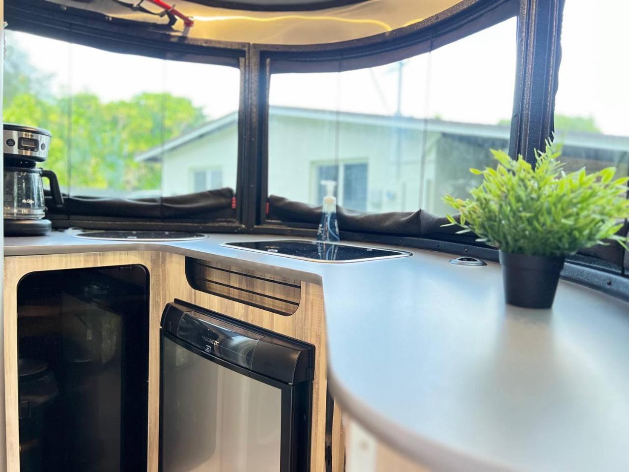 Work, Rest And Play: Wifi, Tv And Backyard Bliss Διαμέρισμα North Miami Beach Εξωτερικό φωτογραφία